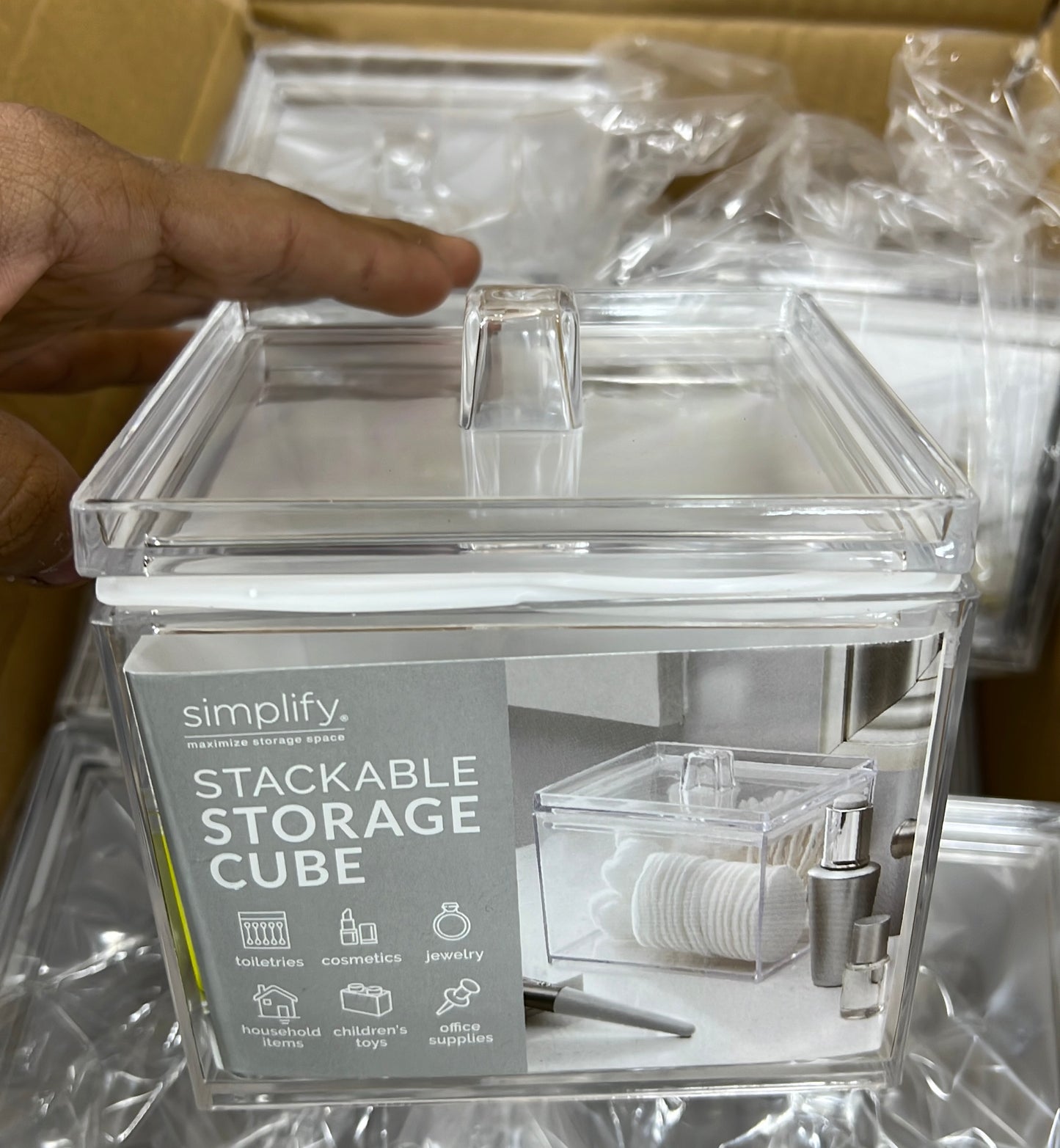 CLEAR BOX WITH COVER