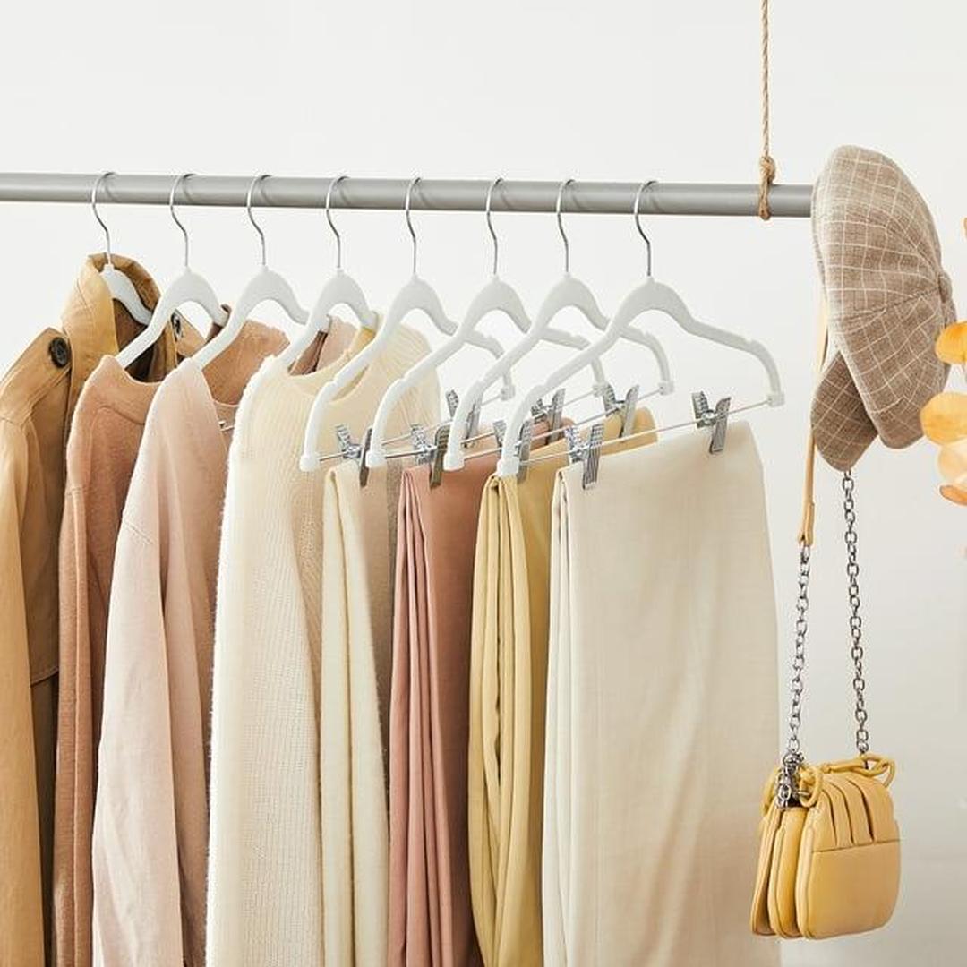 Simplify 6 Pack Velvet Hangers with Clips in White