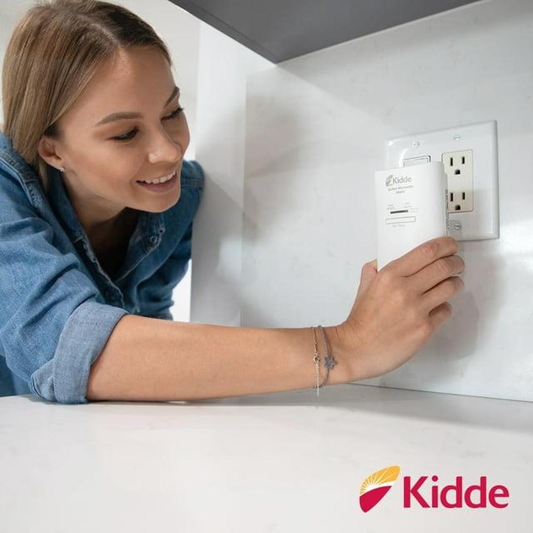 Kidde AC Plug-In Carbon Monoxide Detector with Battery Backup, CO Alarm with LED Light Indicators