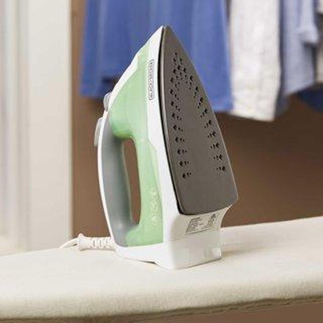 Black & Decker LIME GREEN Easy Steam Iron Compact