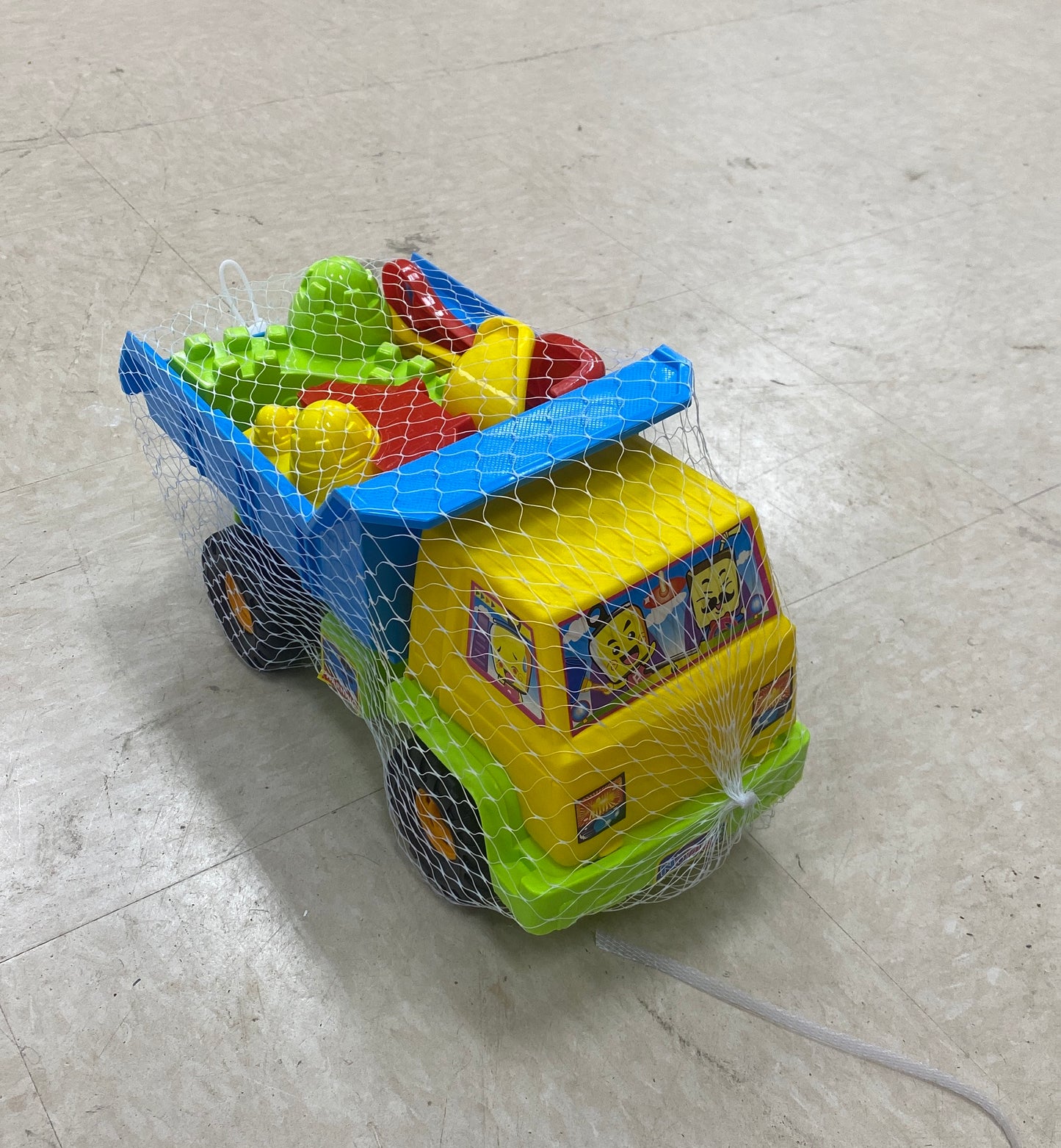 6pc Truck Sand Toys in Net Bag