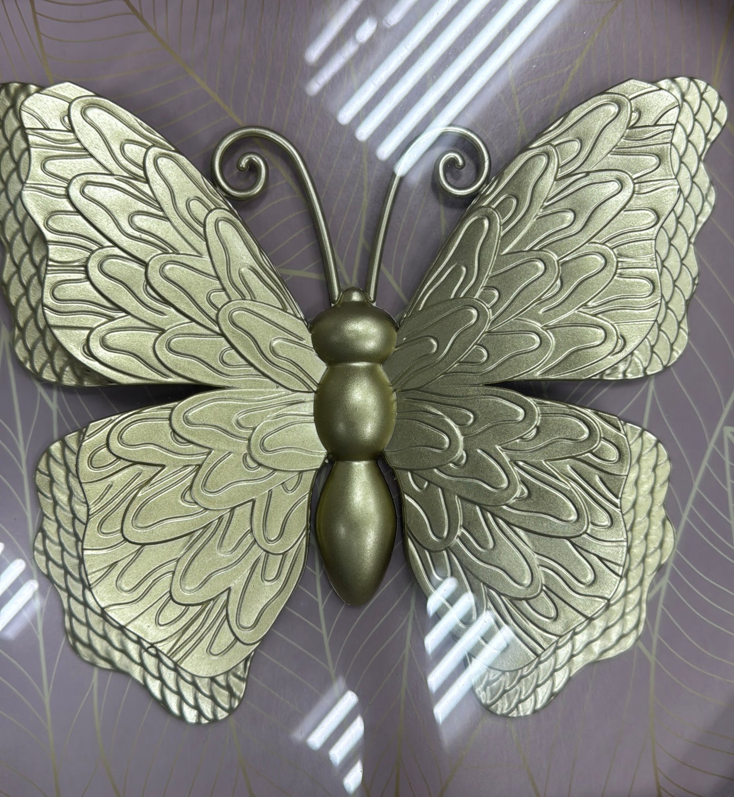 Dimensional wall accent