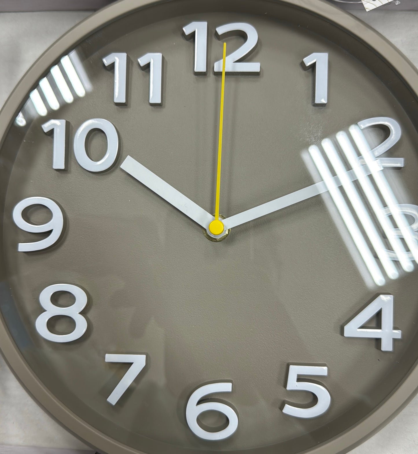 Modern wall clock
