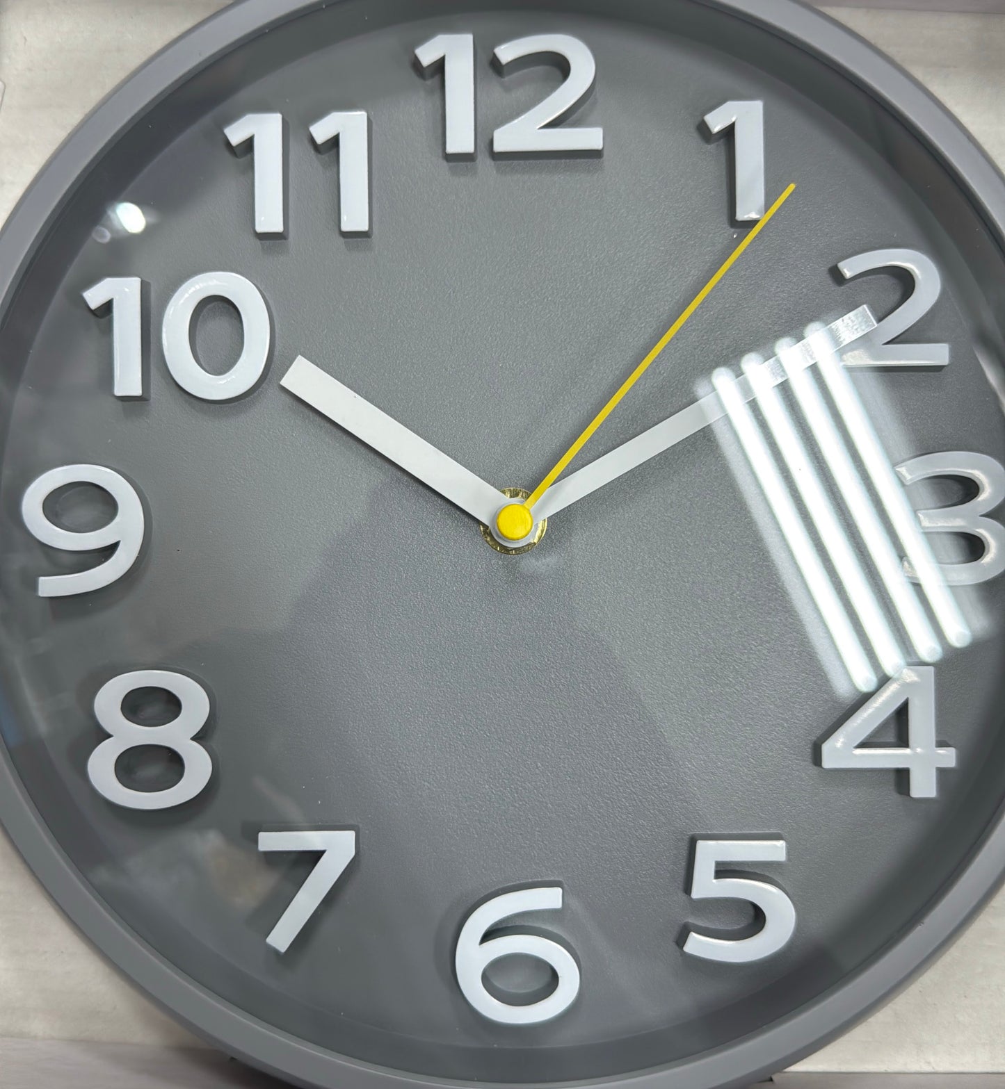 Modern wall clock